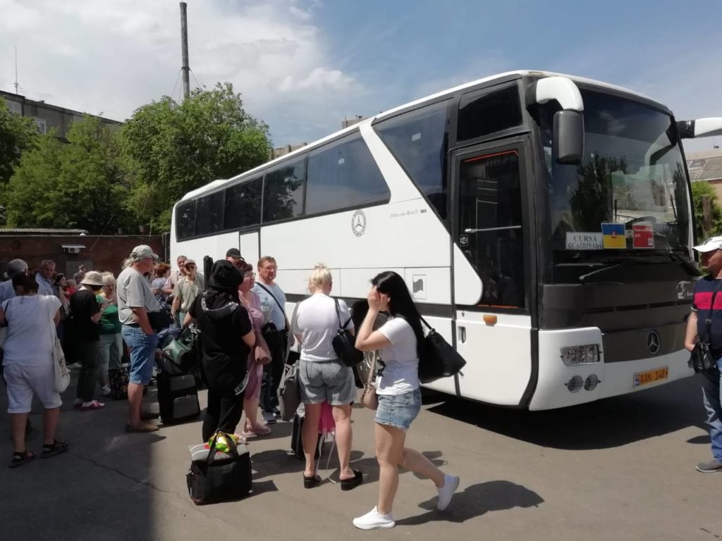 З Миколаєва за вчора і сьогодні евакуювались більше 220 людей (ФОТО) 3
