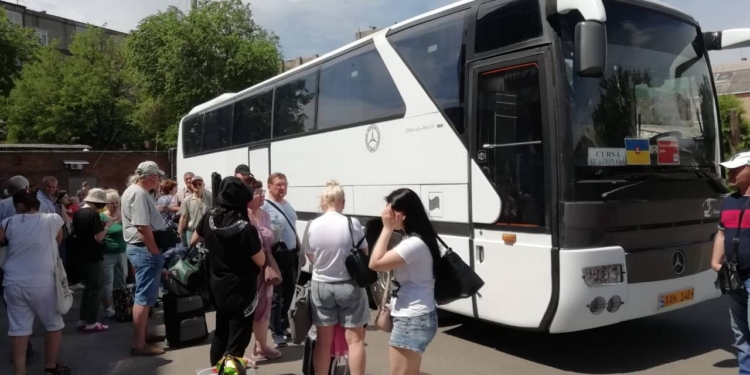 З Миколаєва за вчора і сьогодні евакуювались більше 220 людей (ФОТО)