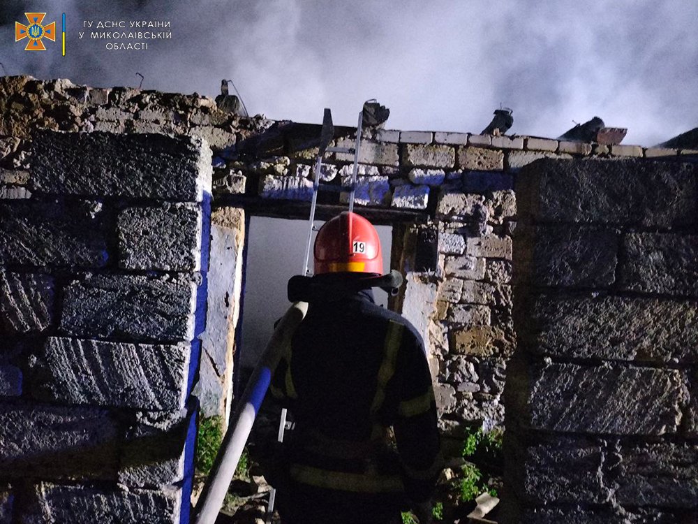 Внаслідок обстрілів та через необережне поводження з вогнем: за добу на Миколаївщині спалахнуло 5 пожеж (ФОТО) 3