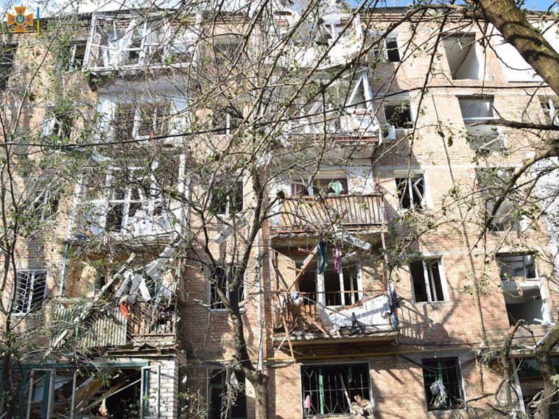 Ліквідація наслідків вчорашнього ракетного удару по Миколаєву: відновлено енергозабезпечення у більшості будинків, для охочих організували евакуацію та розселення – мер