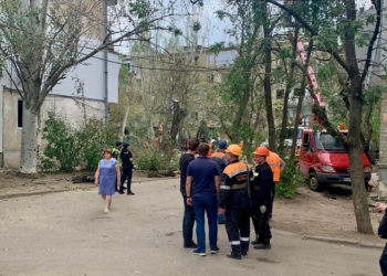 Підрахували: внаслідок вчорашніх ракетних ударів по Миколаєву пошкоджено майже 5 десятків будинків (ФОТО)