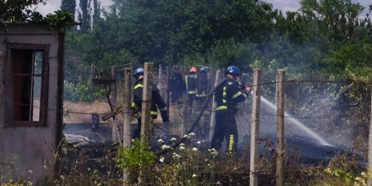 Дві з трьох пожеж на Миколаївщині були викликані обстрілами россійських військ