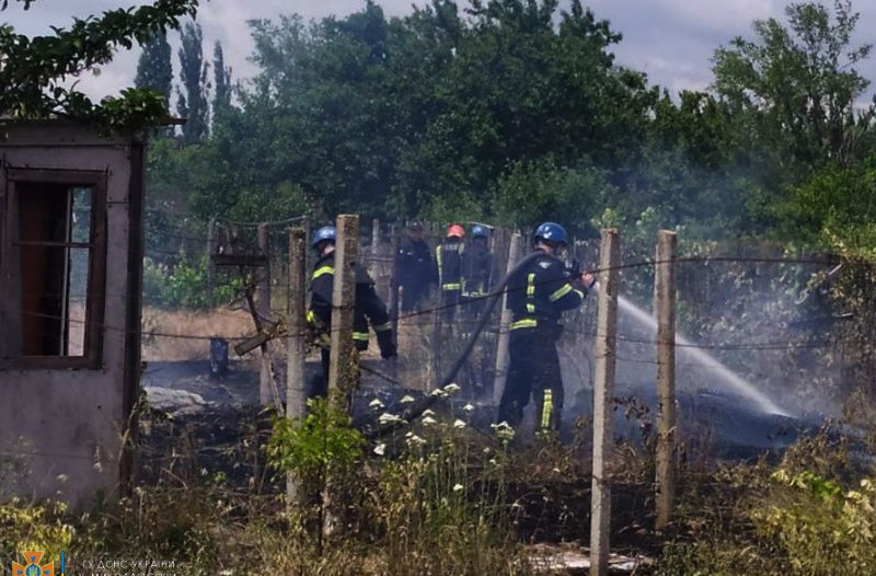 Дві з трьох пожеж на Миколаївщині були викликані обстрілами россійських військ