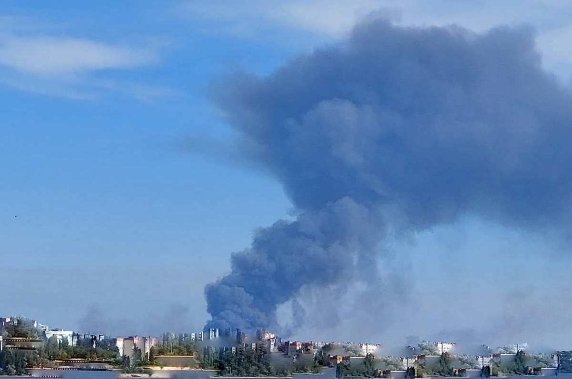 Мощный взрыв в Николаеве: очевидцы сообщают о большом столбе дыма и пожаре (ФОТО) 9