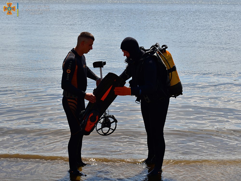 На пляже в Варваровке спасатели нашли и подорвали кассетный элемент РСЗО (ФОТО) 5