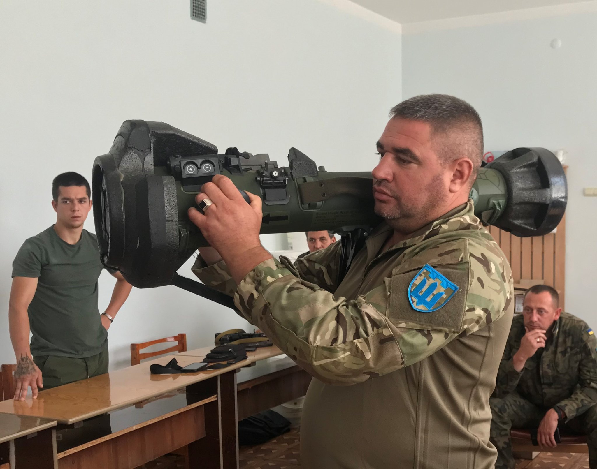 Щоб бути готовими до зустрічі з ворогом: на Миколаївщині добровольці територіальних громад вивчали тактику бою і знайомились з NLAW (ФОТО)