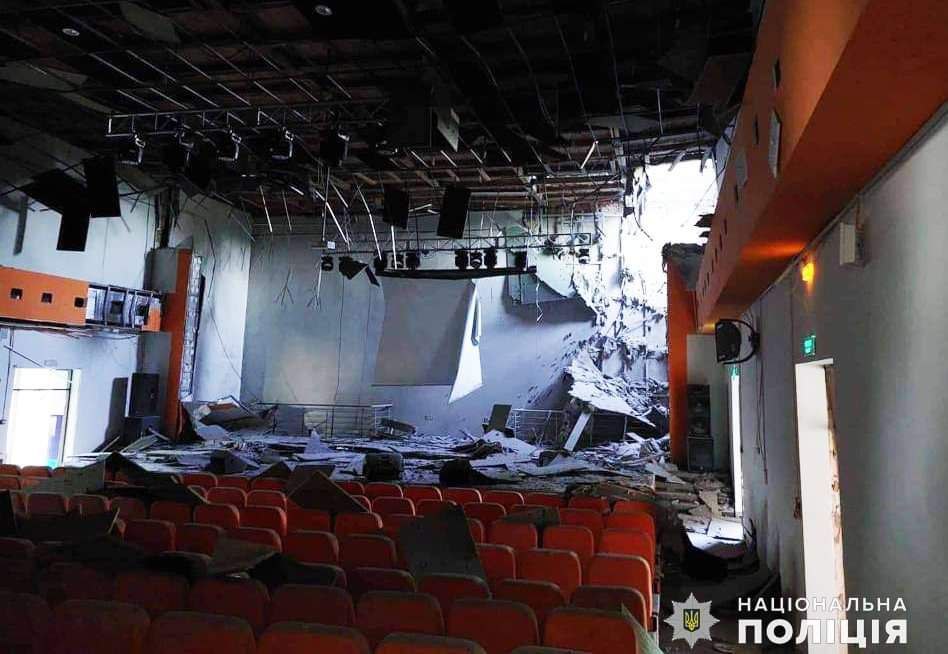 55 пошкоджених об'єктів, загиблі та постраждалі, серед яких діти, – поліція фіксує наслідки ворожих атак на Миколаївщині (ФОТО) 5