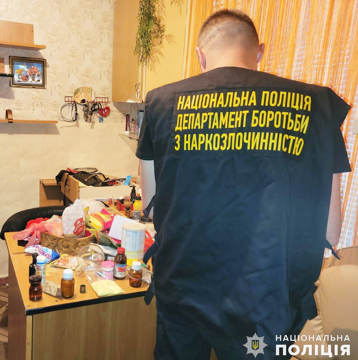 На Миколаївщині у двох чоловіків поліція вилучила корпуси гранат, підривачі, канабіс та прекурсори (ФОТО)