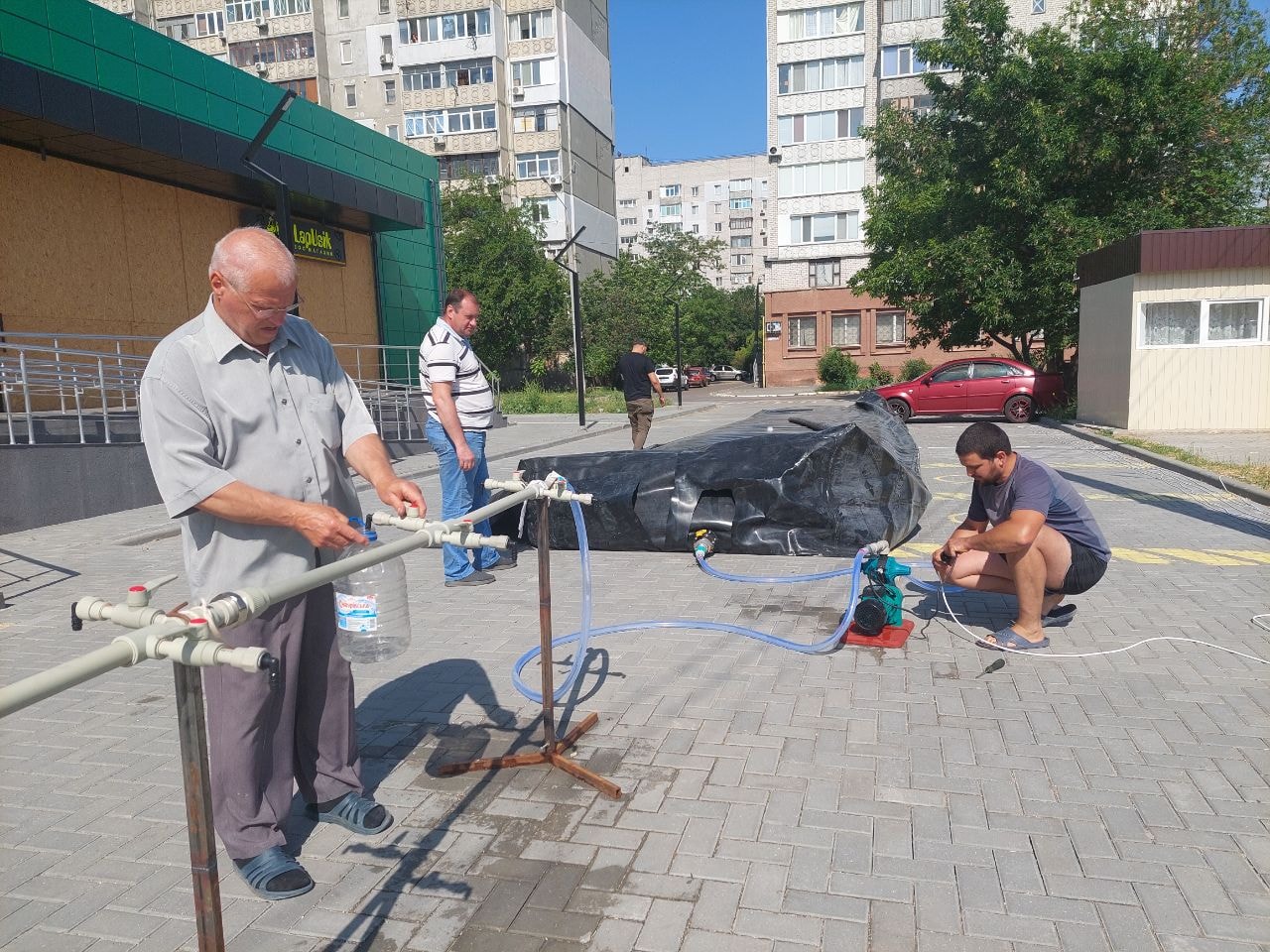 У Миколаєві запрацювала ще одна стаціонарна точка роздачі очищеної води – у «Північному» (ФОТО)