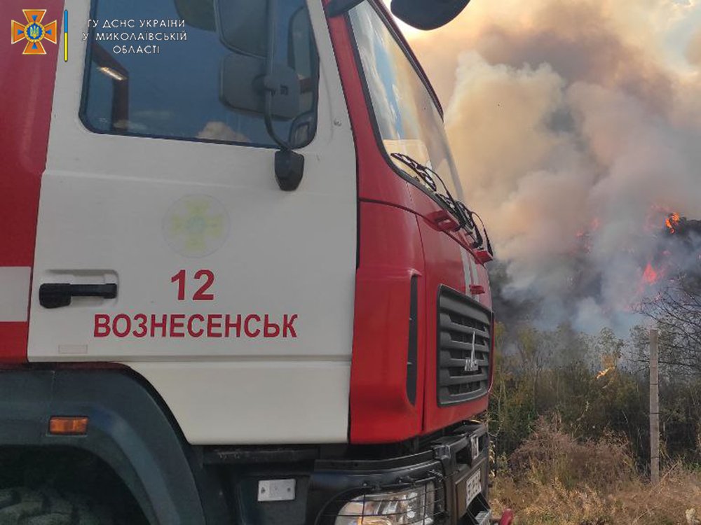 З 17 пожеж за добу на Миколаївщині 4 – через обстріли росіян (ФОТО) 13