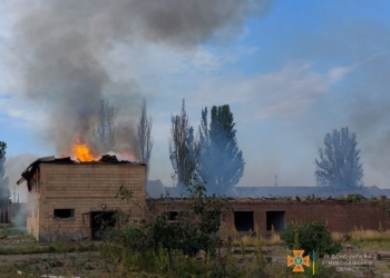 3 пожежі – наслідки ранкового удару окупантів по Очакову (ФОТО)