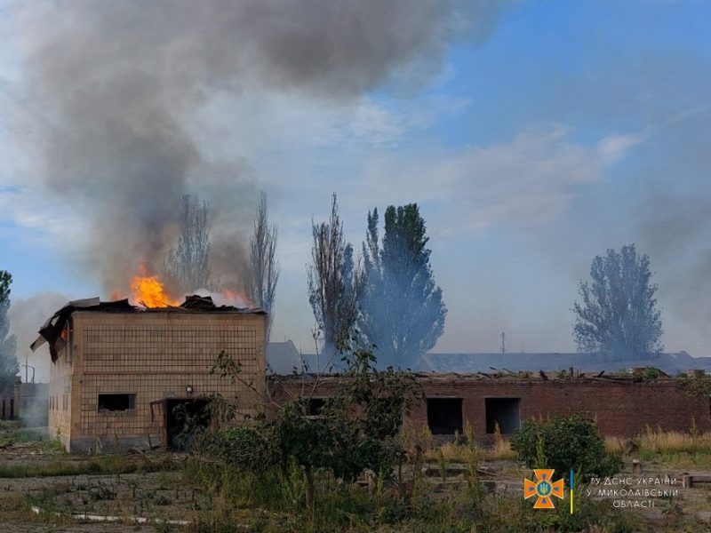 3 пожежі – наслідки ранкового удару окупантів по Очакову (ФОТО)