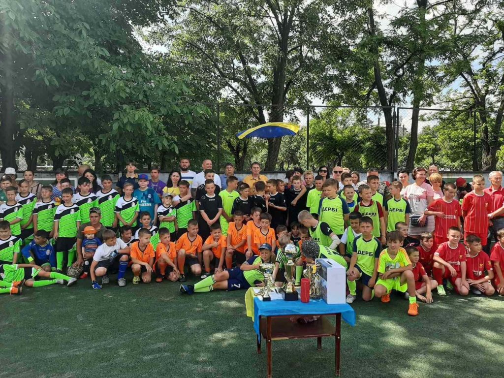 У Первомайську на благодійному дитячому футбольному турнірі зібрали більше 7 тис.грн. на допомогу ЗСУ (ФОТО) 9