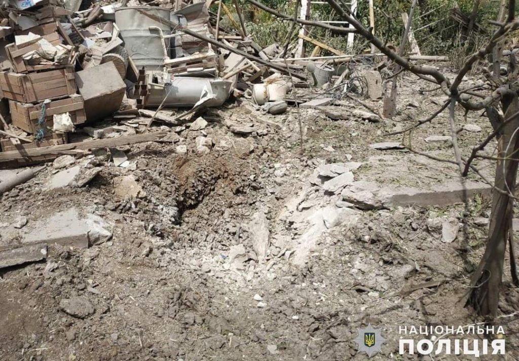 55 пошкоджених об'єктів, загиблі та постраждалі, серед яких діти, – поліція фіксує наслідки ворожих атак на Миколаївщині (ФОТО) 9