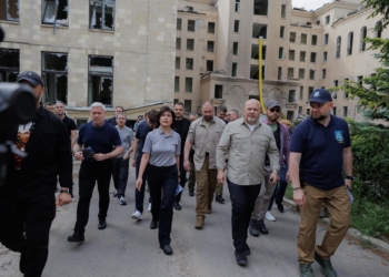 Прокурор МКС Карім Хан разом з Генпрокурором України оглянув місця воєнних злочинів рф у Харкові (ФОТО)
