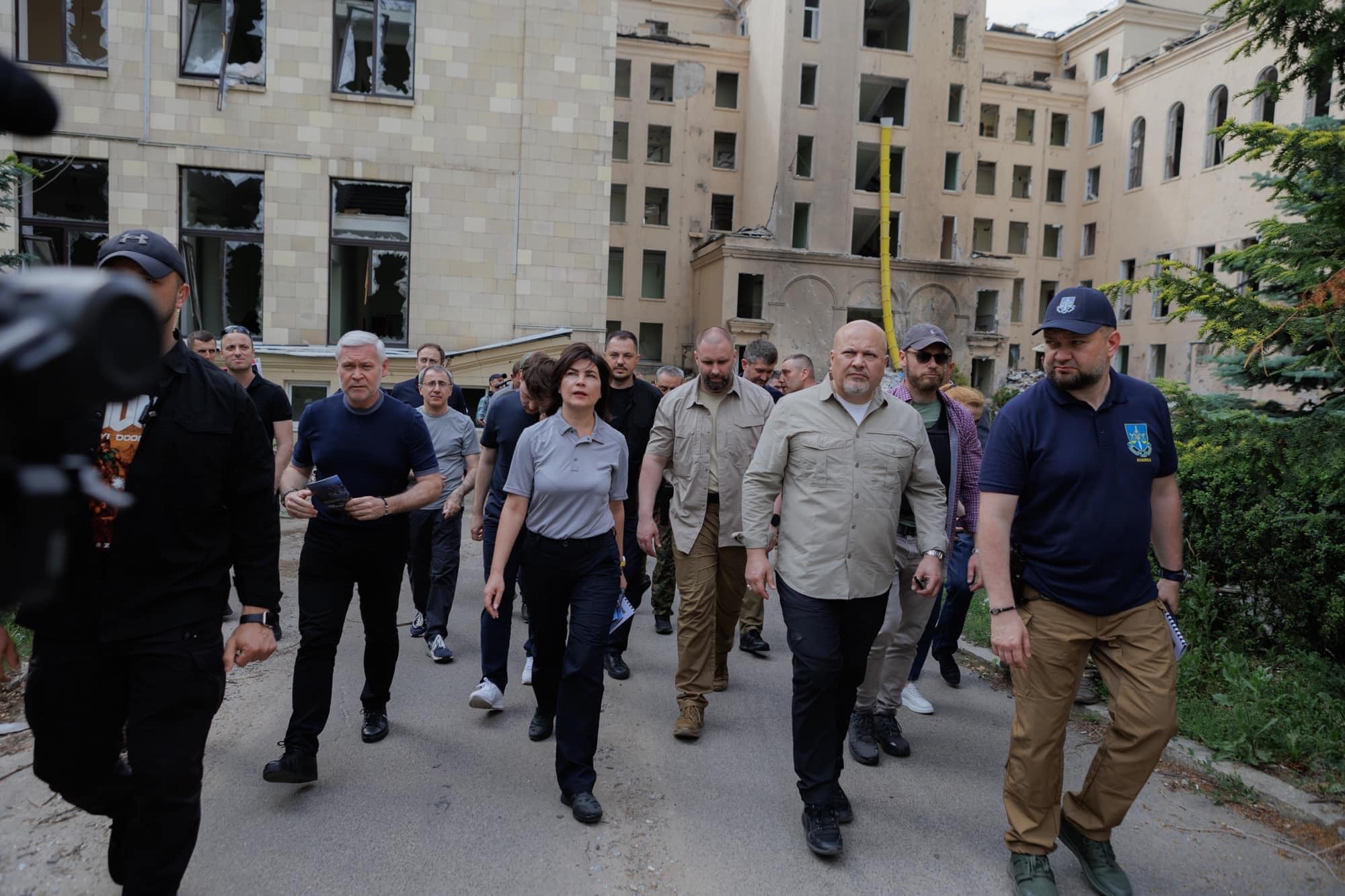 Прокурор МКС Карім Хан разом з Генпрокурором України оглянув місця воєнних злочинів рф у Харкові (ФОТО)