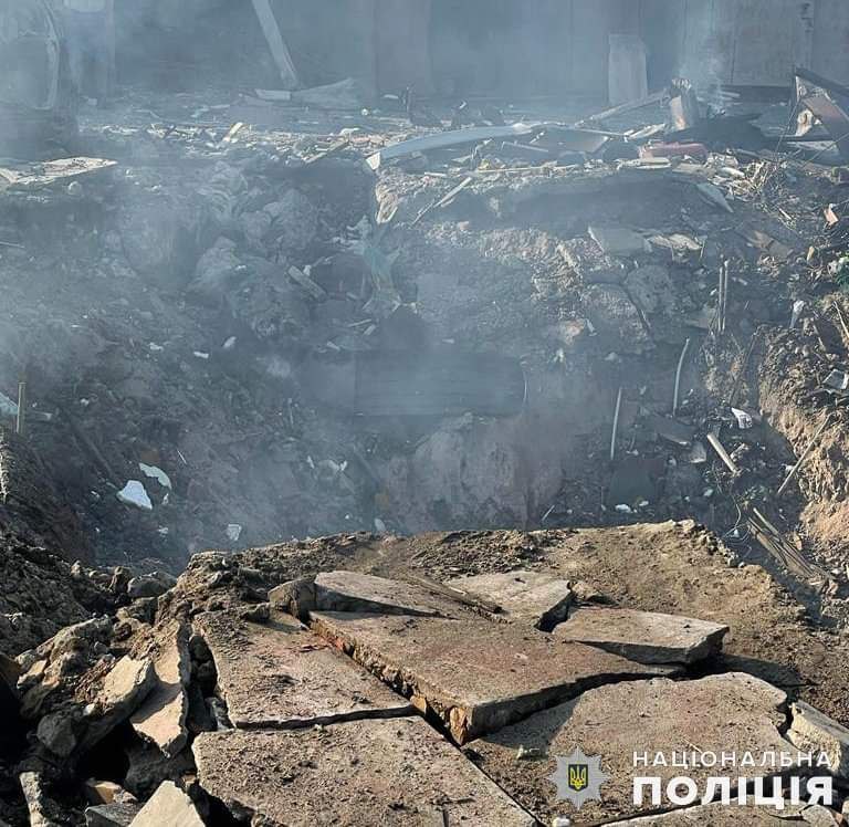 55 пошкоджених об'єктів, загиблі та постраждалі, серед яких діти, – поліція фіксує наслідки ворожих атак на Миколаївщині (ФОТО) 11