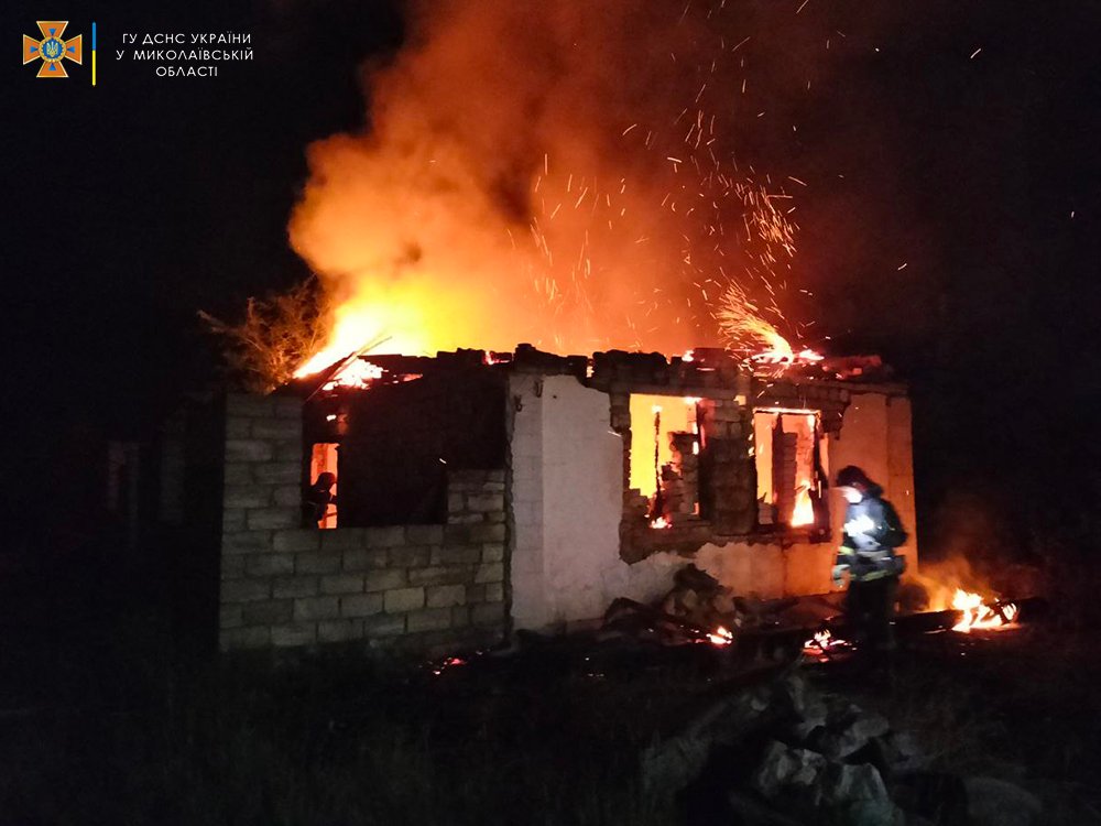 Внаслідок обстрілів та через необережне поводження з вогнем: за добу на Миколаївщині спалахнуло 5 пожеж (ФОТО) 13