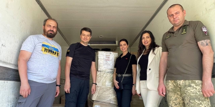 Дмитро Разумков відвідав поранених у Миколаївському госпіталі (ФОТО)