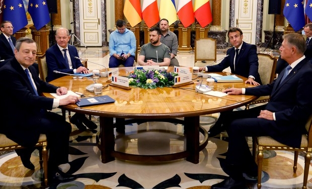 В Киеве началась встреча Зеленского с президентами 4 стран (ФОТО)