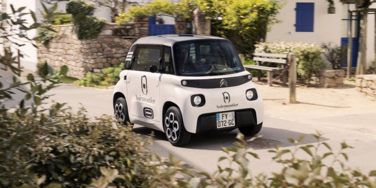 В Украине появится электромалыш – почти игрушечный и очень маневренный француз (ФОТО)