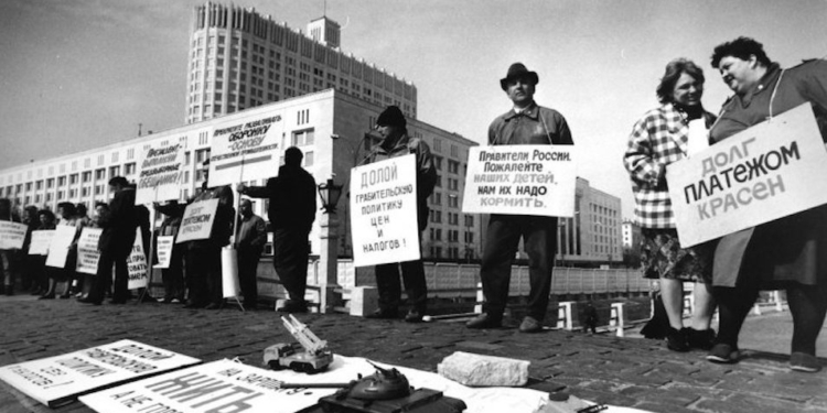 Хотів бути схожим на Петра та повторив Леніна. Що означає дефолт рф за зовнішнім боргом