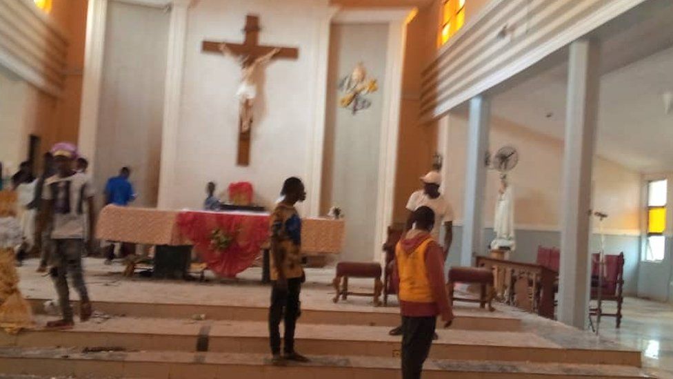 В Нигерии расстреляли людей в церкви во время богослужения - десятки жертв 1