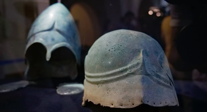 У экс-нардепа, финансировавшего террористов ДНР, изъяли более 6 тысяч похищенных музейных экспонатов (ВИДЕО)