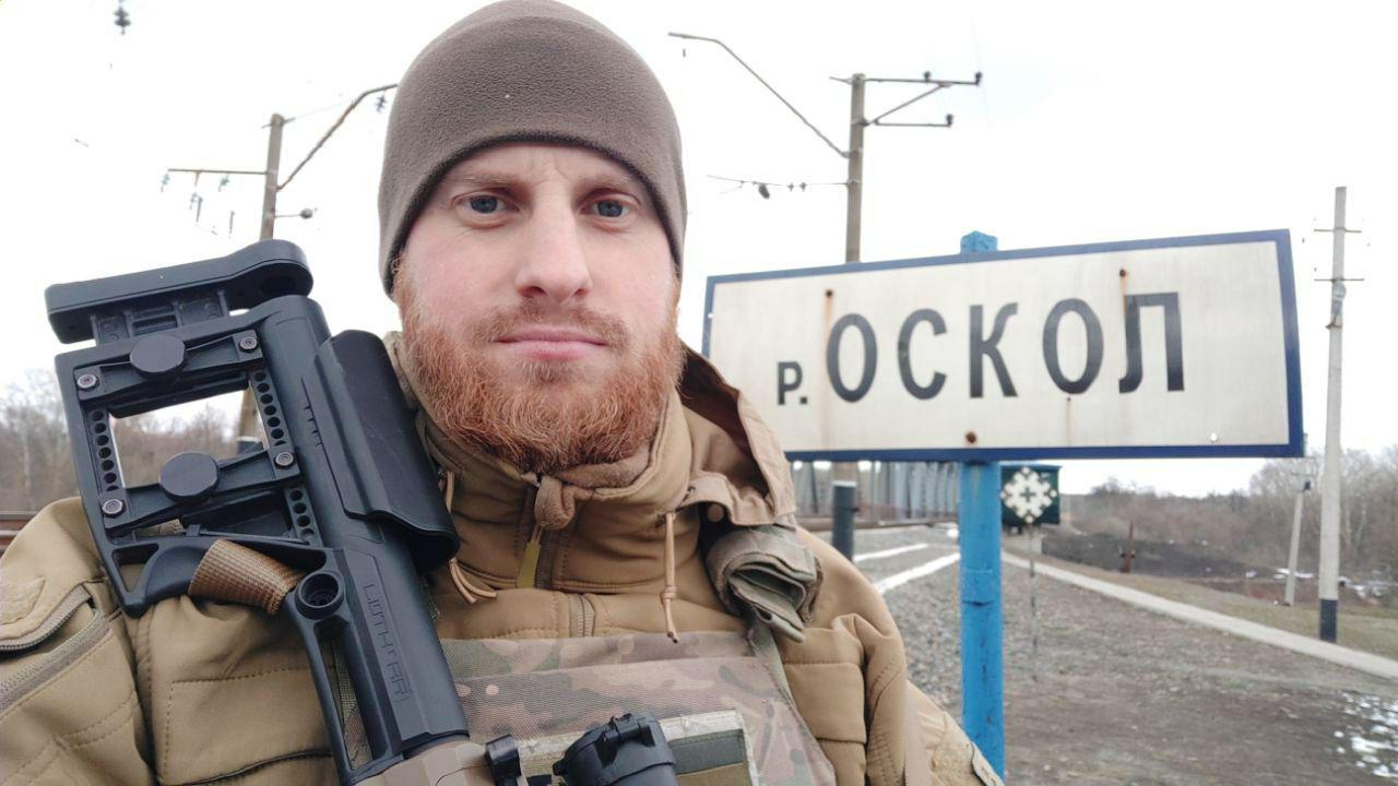 “Чтобы не умереть где-нибудь в кустах, чтобы нашли только лисы, бродячие собаки и вороны. Потому и приказывал себе – ползи”. Как тыжелораненый нацгвардеец остался без помощи после боя и выжил (ФОТО)