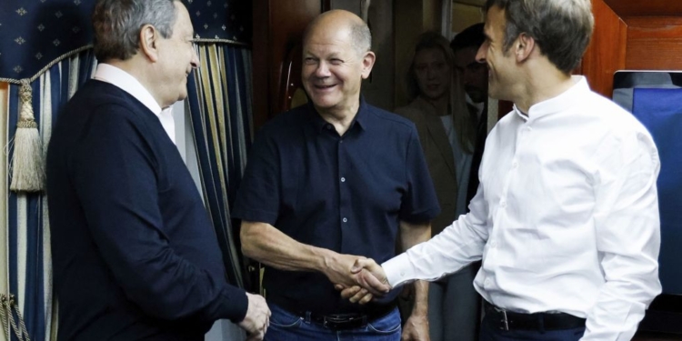 Пряник и кнут. У визита Шольца, Макрона и Драги три цели (ВИДЕО)