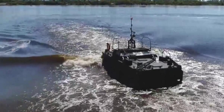 Из Крыма на материковую Украину рашисты везут 5 катеров – будут форсировать реки