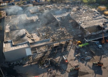 Ракетный удар по ТЦ в Кременчуге: СБУ показала видео изнутри, Баканов сделал заявление (ВИДЕО)