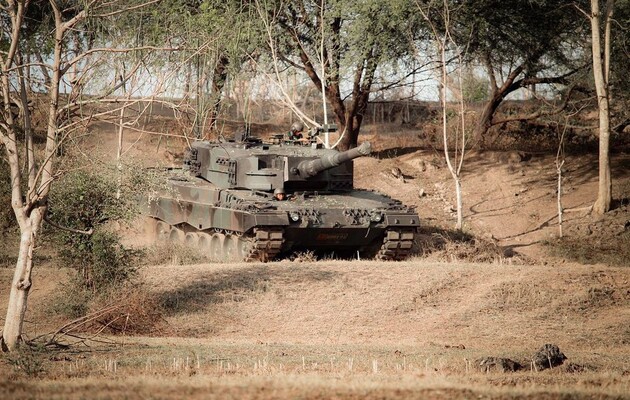 Германия заблокировала передачу Испанией Украине танков Leopard  — СМИ
