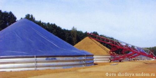 В Украину уже плывет первая партия полиэтиленовых рукавов – мобильных зернохранилищ (ФОТО)