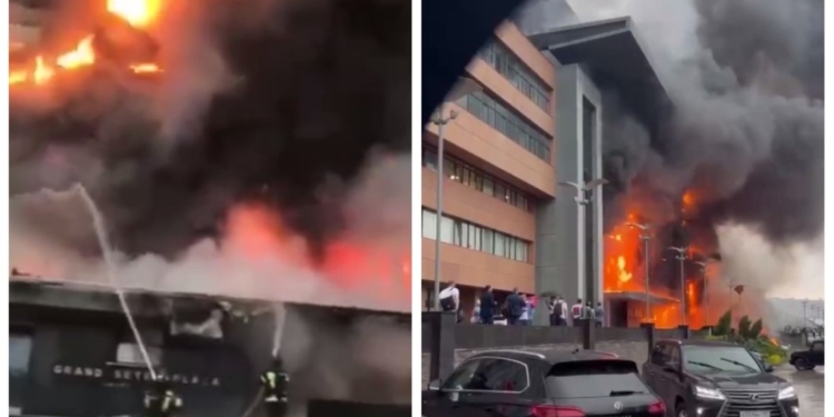 В Москве большой пожар – горит торговый центр “Гранд Сетунь Плаза” (ФОТО, ВИДЕО)