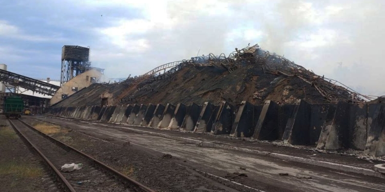 Із 7 пожеж на Миколаївщині за добу – 5 викликані россійськими обстрілами, дві доби гасять термінал “Ніка-Тери”