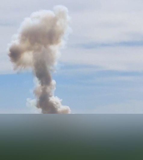 Мощный взрыв в Николаеве: очевидцы сообщают о большом столбе дыма и пожаре (ФОТО) 1