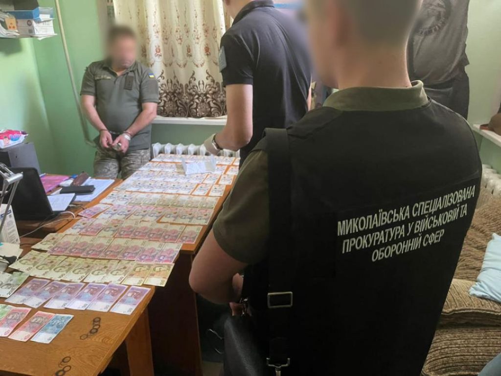В Николаеве задержали командира автороты: вымогал 50 тыс.грн. с подчиненного 1