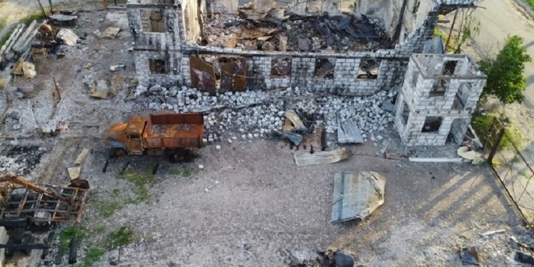 Поднять страну из руин. А что делать с руинами? Почему сортировать, переработать и даже захоронить их будет сложно