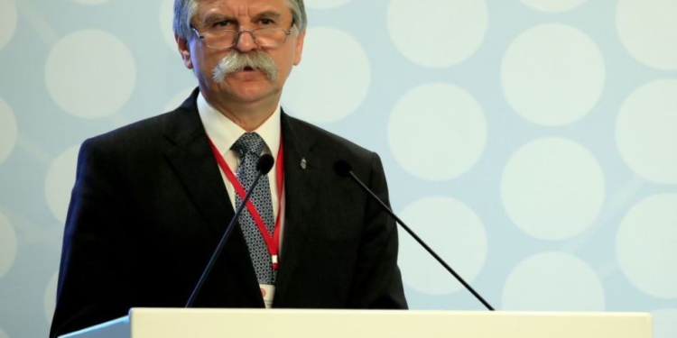 Спикер Венгрии заявил, что у Зеленского “личная психическая проблема”, и что венграм в Украине после войны будет плохо