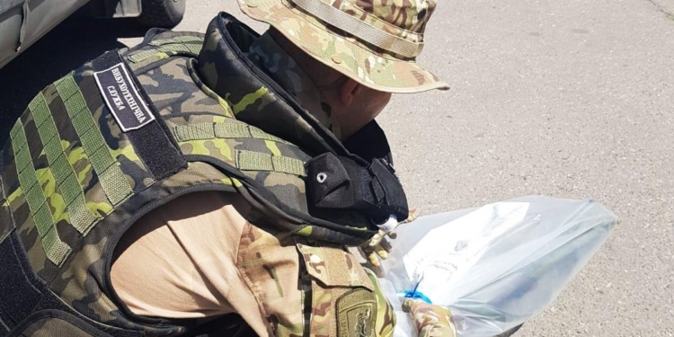 Продавали АК за $1 тис., РПГ – за $500: у Миколаєві припинили діяльність каналу із постачання та збуту зброї і боєприпасів (ФОТО, ВІДЕО)