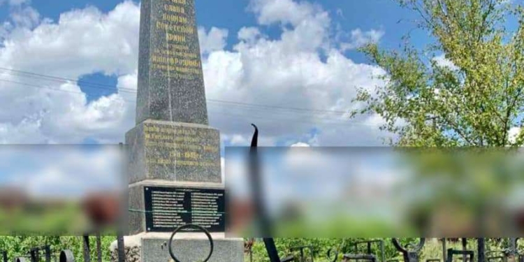 В Миколаєві росіяни під час бомбардувань поцілили у братську могилу воїнів-визволителів міста від фашистських загарбників (ФОТО)