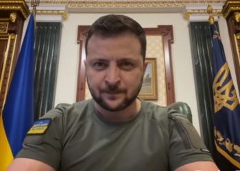 Зеленский призвал не паниковать и оценивать фронтовую ситуацию комплексно (ВИДЕО)