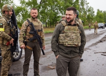 Зеленский посетил передовые позиции в Запорожской области