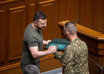 Для сильних людей за сильні вчинки: 20 військовослужбовців отримали «Хрест бойових заслуг» (ФОТО)