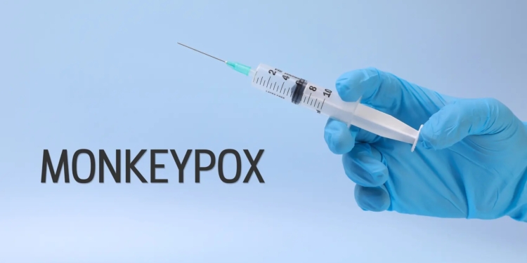 В россии сообщили о выявлении первого случая заражения оспой обезьян