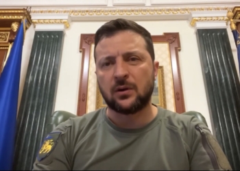 Зеленський подякував звичайним людям, які працюють в Україні, – звернення Президента (ВІДЕО)