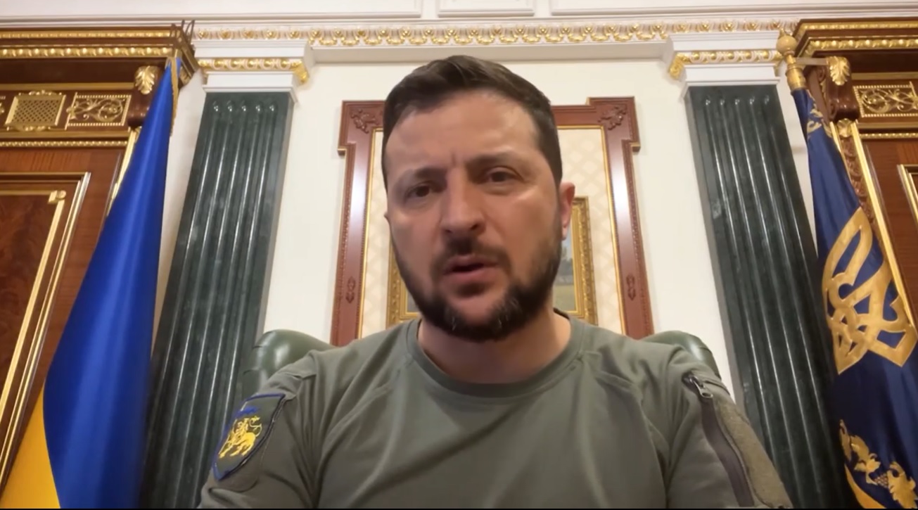 Зеленський подякував звичайним людям, які працюють в Україні, – звернення Президента (ВІДЕО)