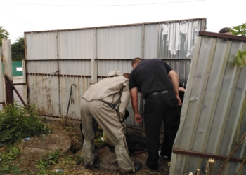 В Первомайске спасатели извлекли из выгребной ямы тело мужчины