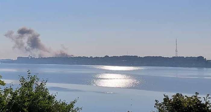 Зранку в Миколаєві прогриміло більше 10 потужних вибухів